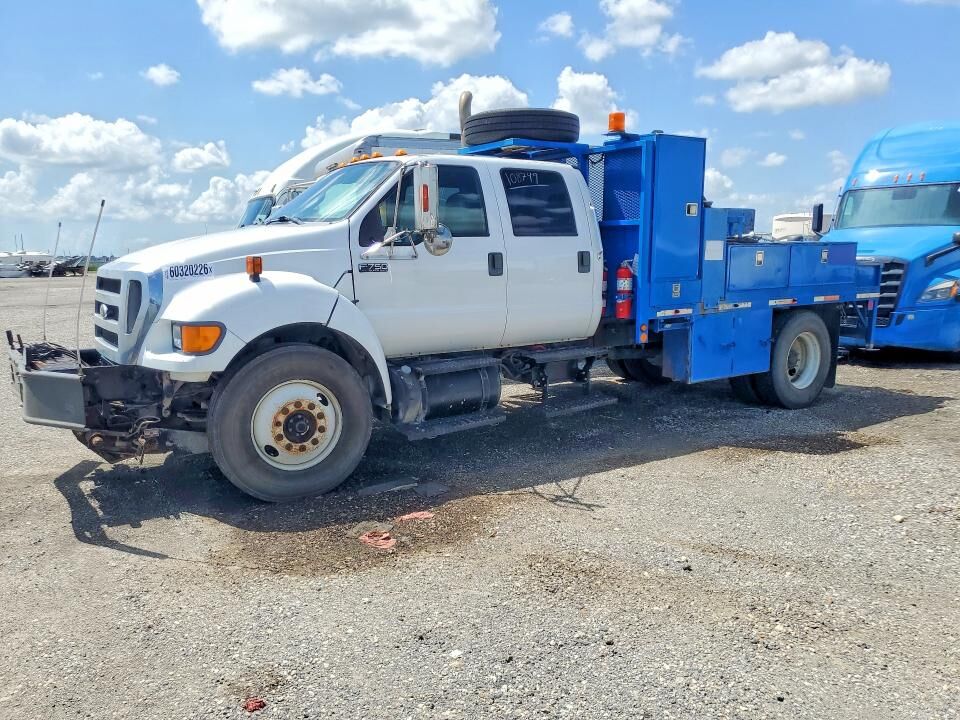 2015 FORD F-750