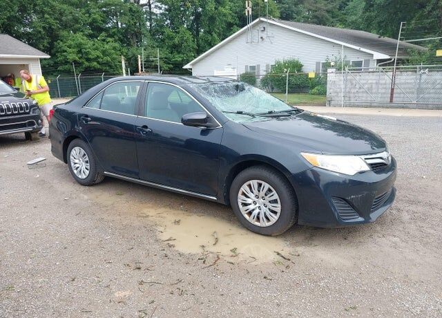 2013 TOYOTA Camry