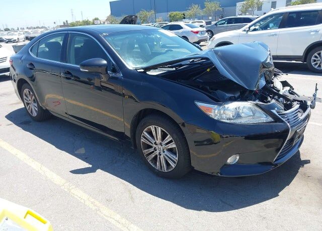 2015 LEXUS ES