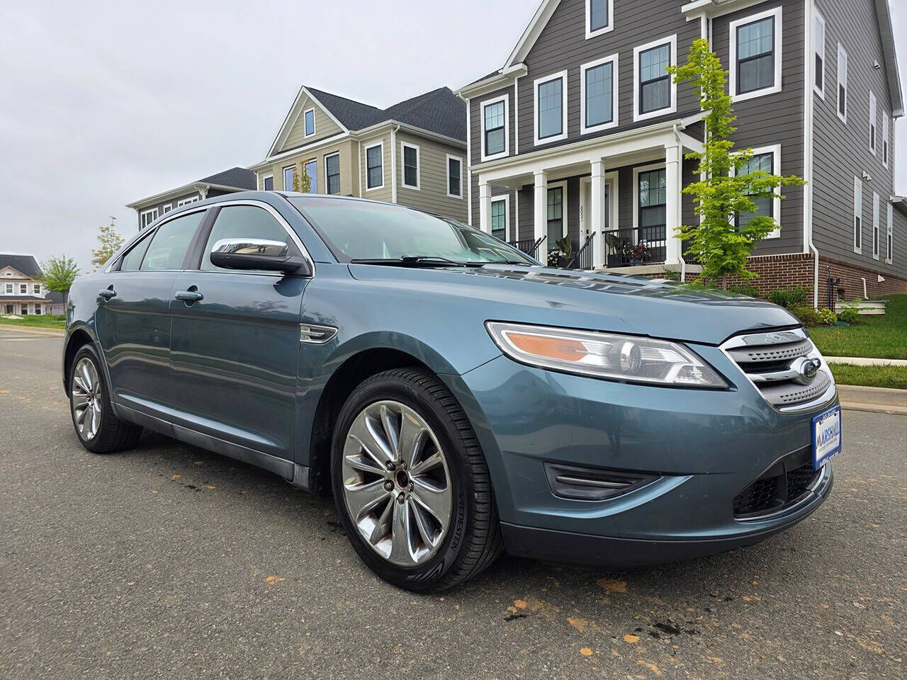 2010 FORD Taurus