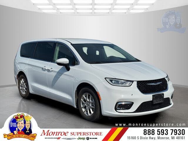 2023 CHRYSLER Pacifica