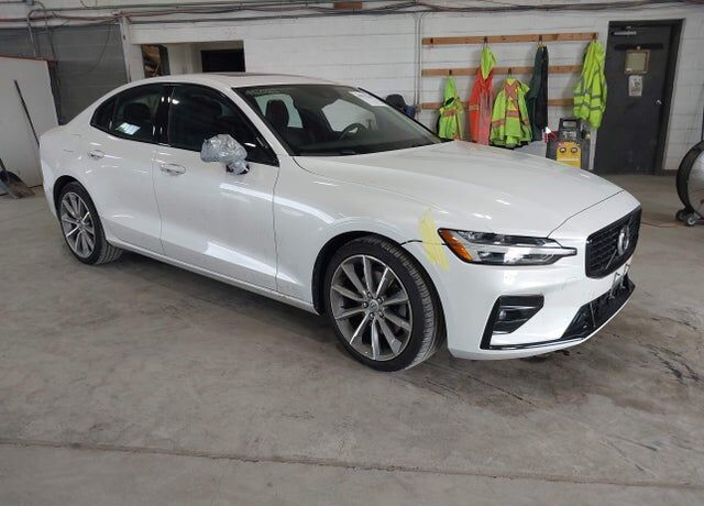 2021 VOLVO S60