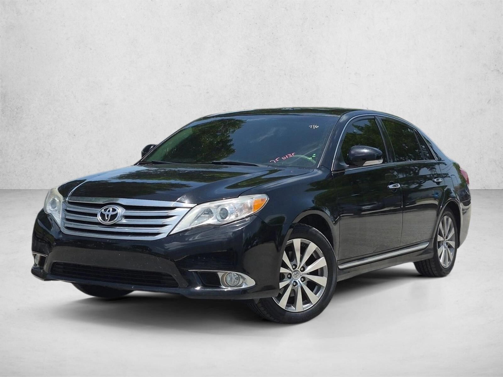 2011 TOYOTA Avalon