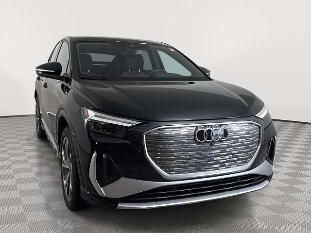 2024 AUDI Q4
