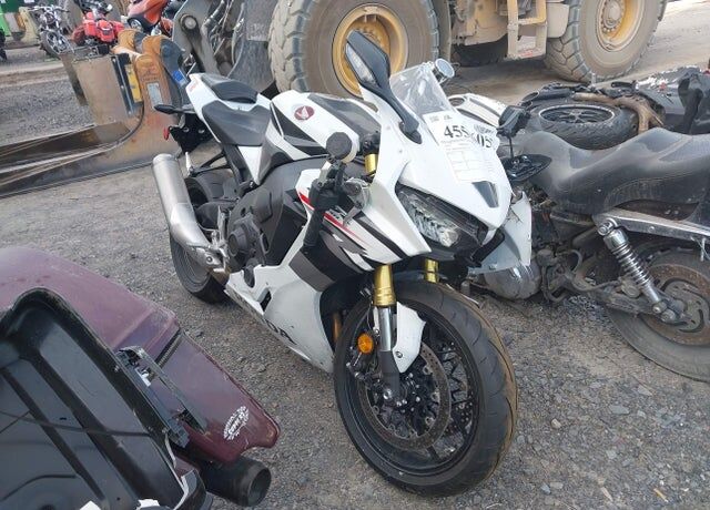 2026 HONDA CB