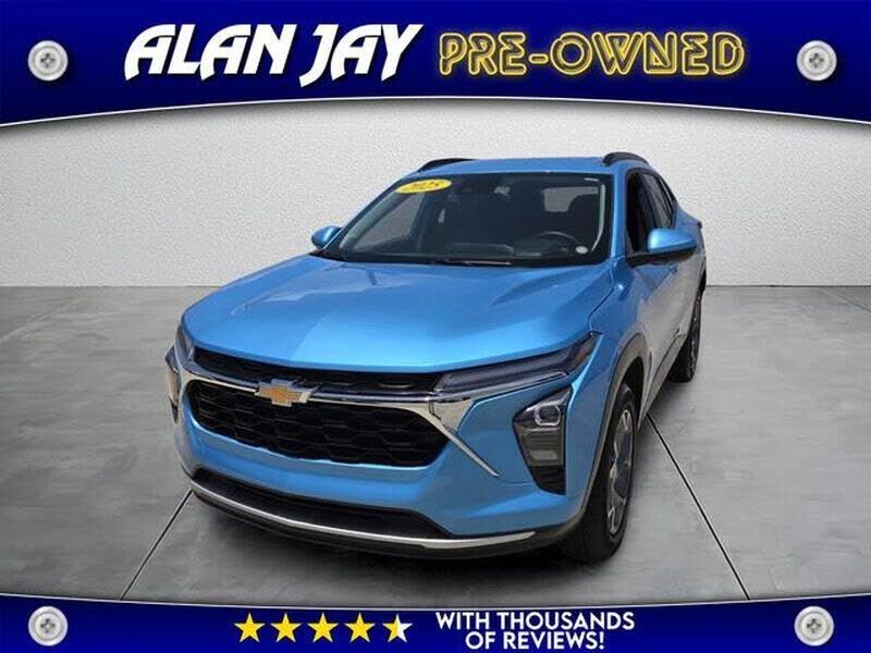 2025 CHEVROLET Trax