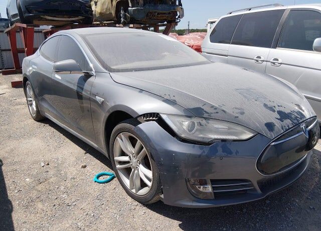 2014 TESLA Model S