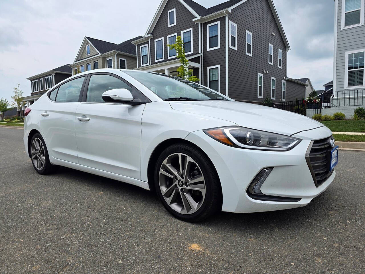 2018 HYUNDAI Elantra