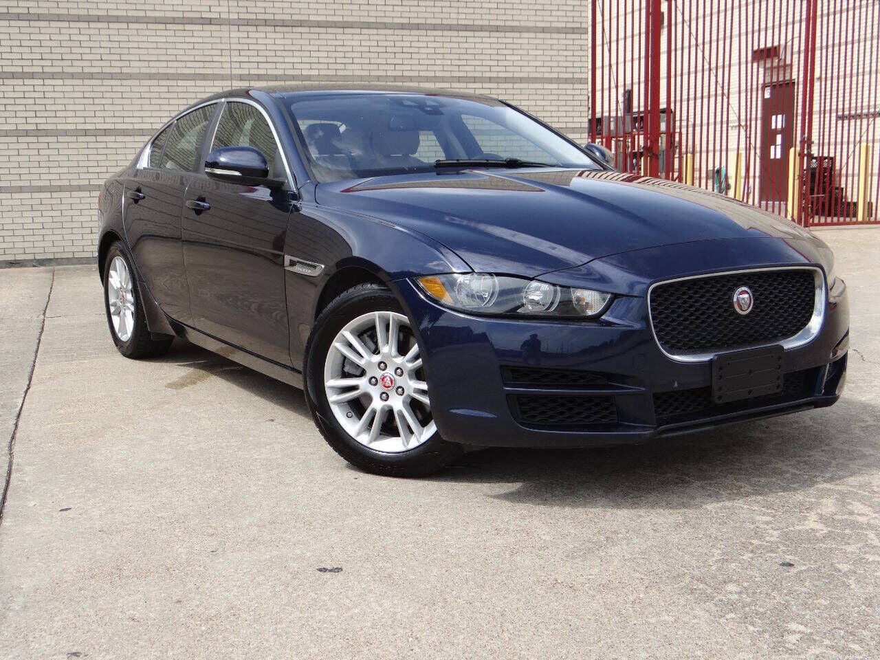 2018 JAGUAR XE
