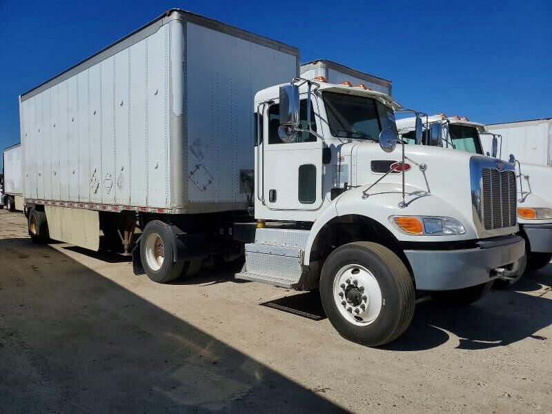 2016 PETERBILT 382