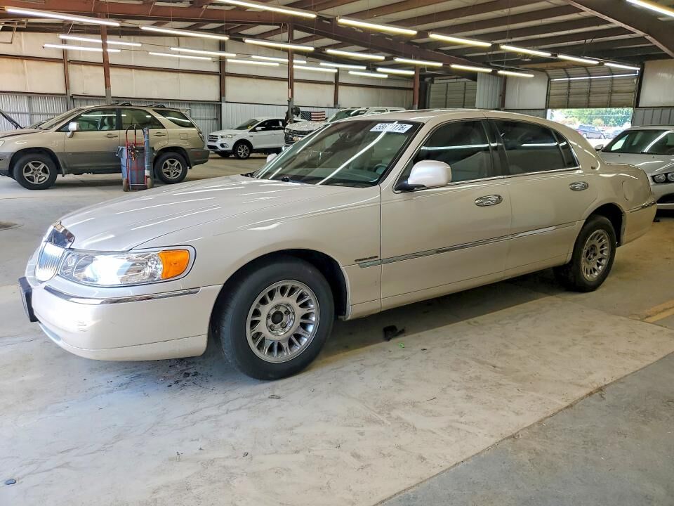 1999 LINCOLN Town Car