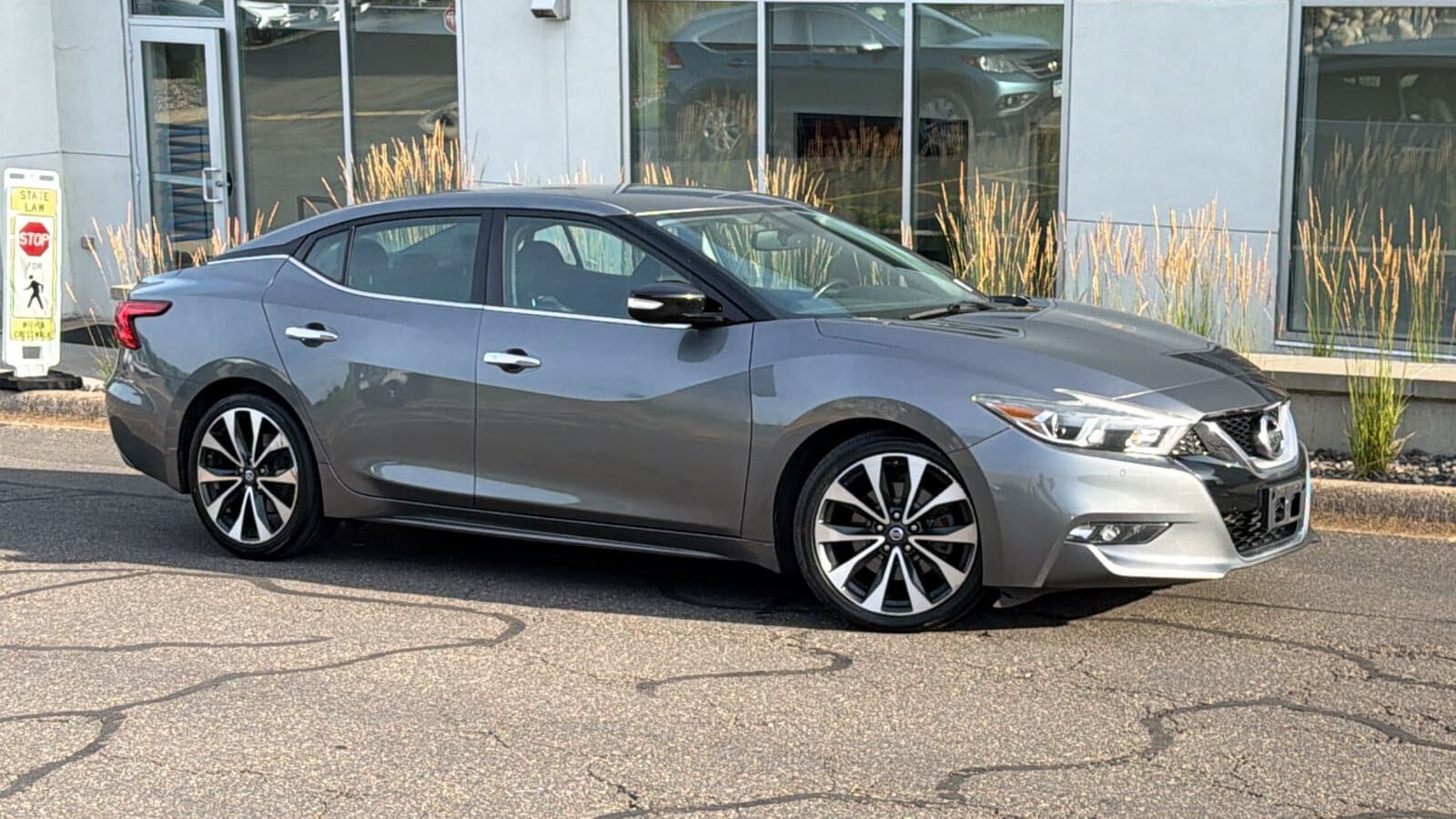 2017 NISSAN Maxima
