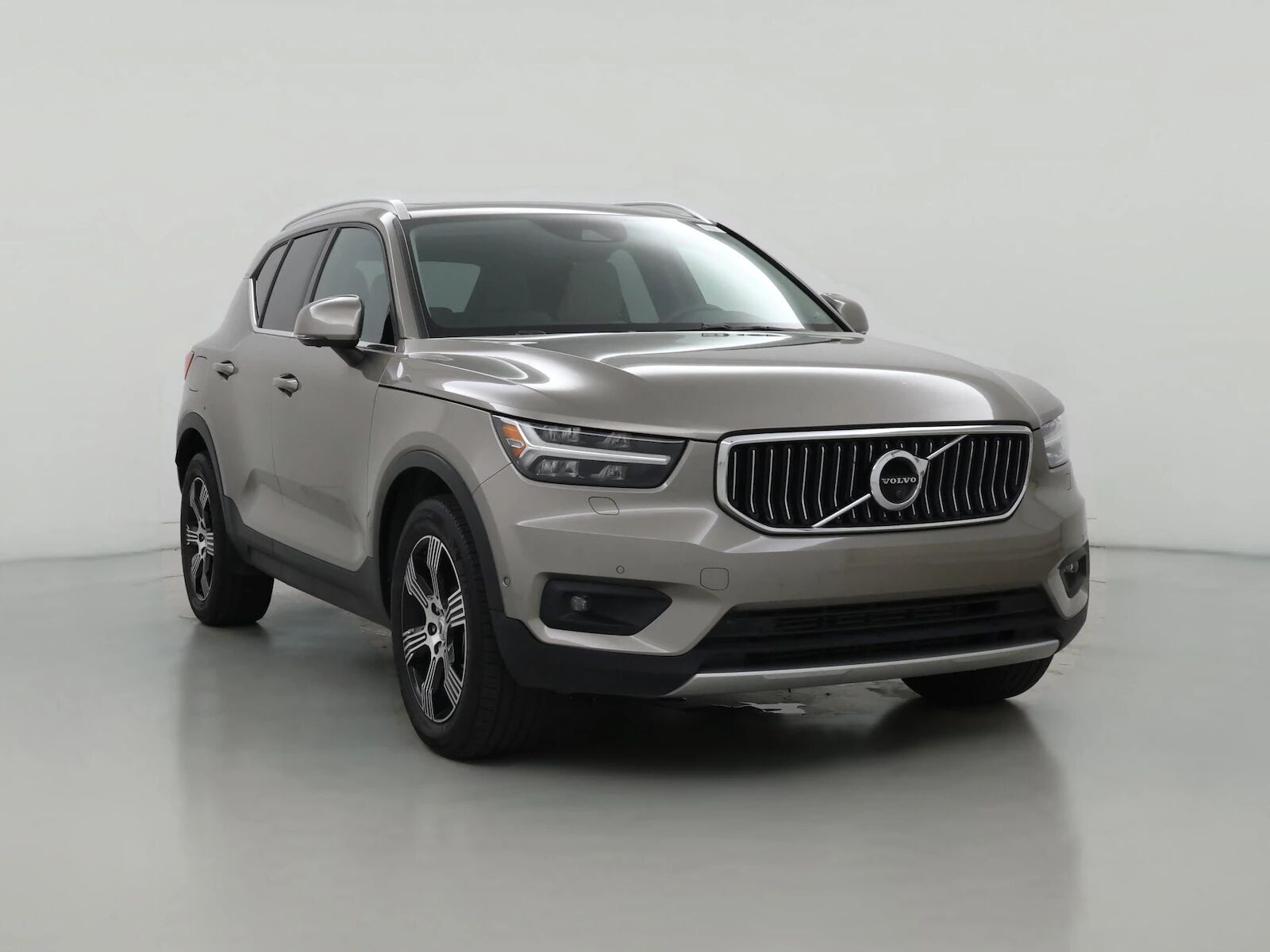 2020 VOLVO XC40