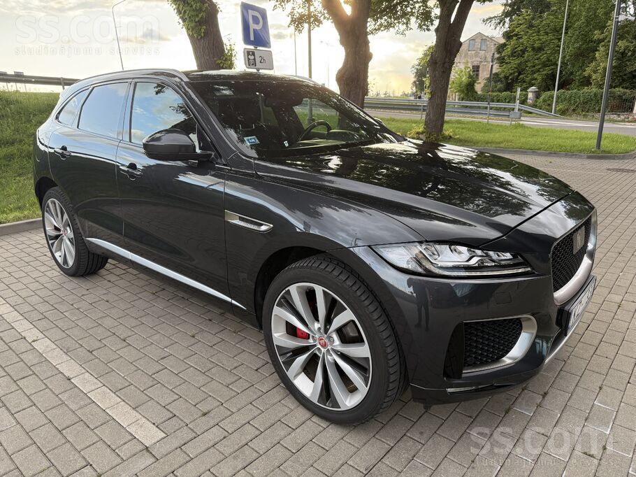 Jaguar F-Pace
