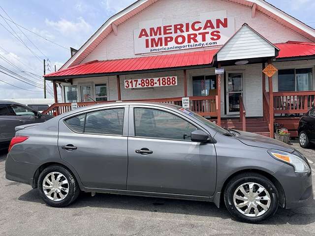 2017 NISSAN Versa
