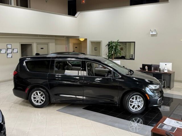 2023 CHRYSLER Pacifica