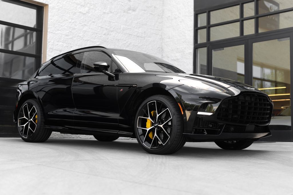2026 ASTON MARTIN DBX