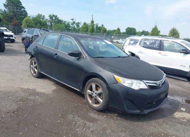2013 TOYOTA Camry