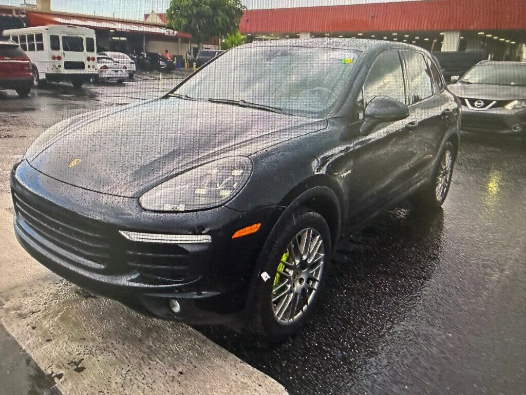 2015 PORSCHE Cayenne