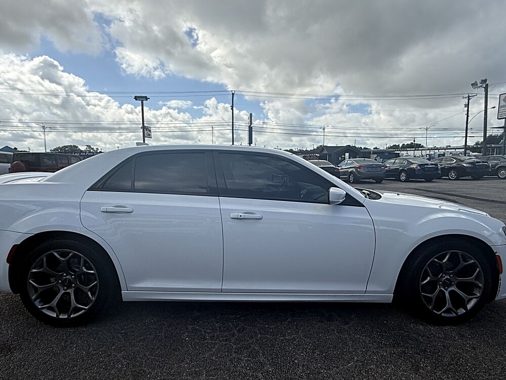 2018 CHRYSLER 300