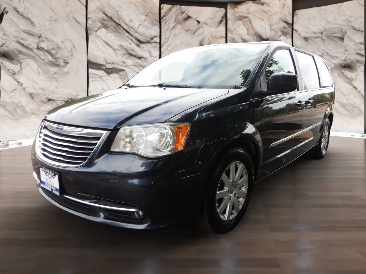 2014 CHRYSLER Town and Country