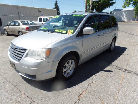 2010 CHRYSLER Town and Country