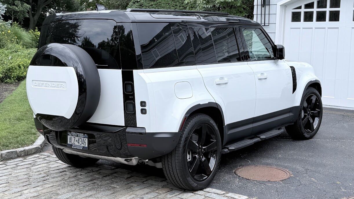 2026 LAND ROVER Defender