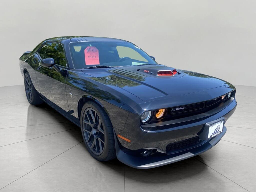 2017 DODGE Challenger