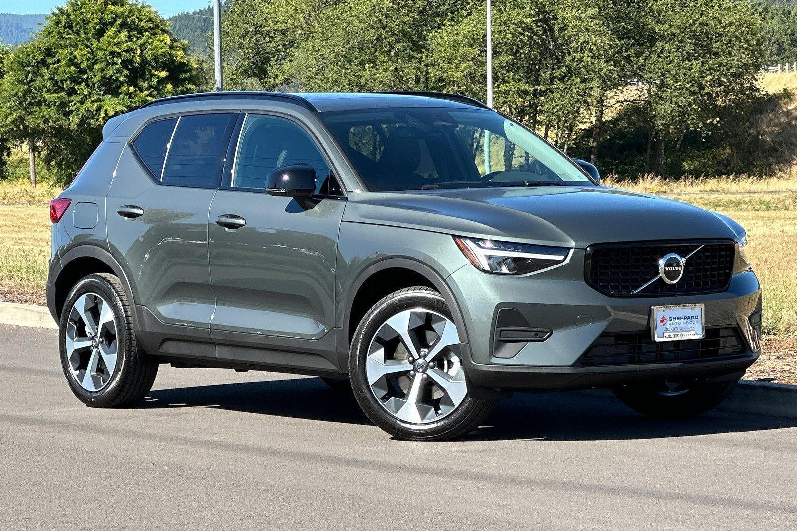 2026 VOLVO XC40