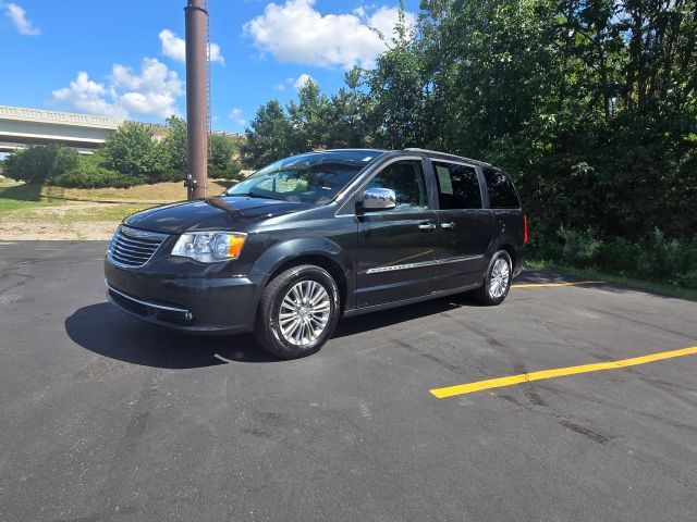 2015 CHRYSLER Town and Country