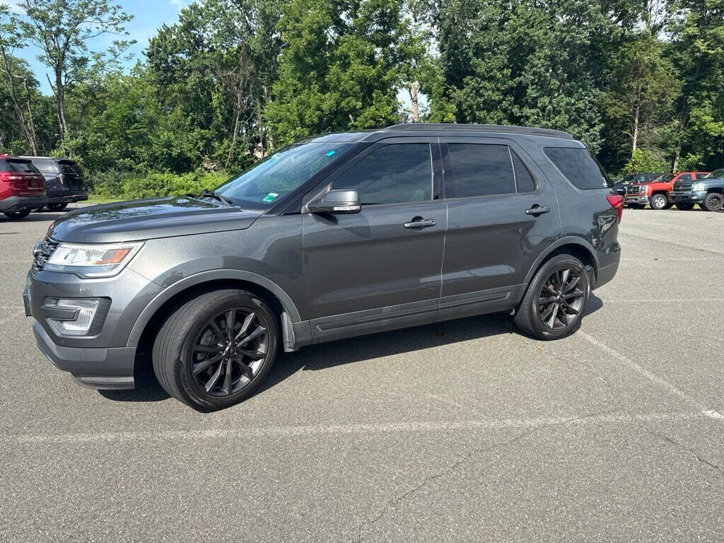 2017 FORD Explorer