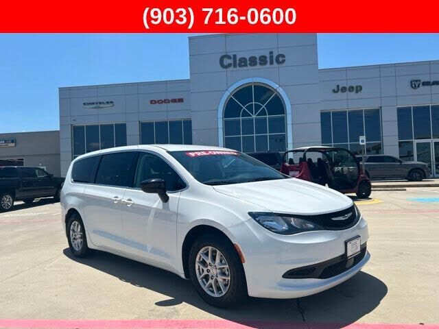 2024 CHRYSLER Voyager