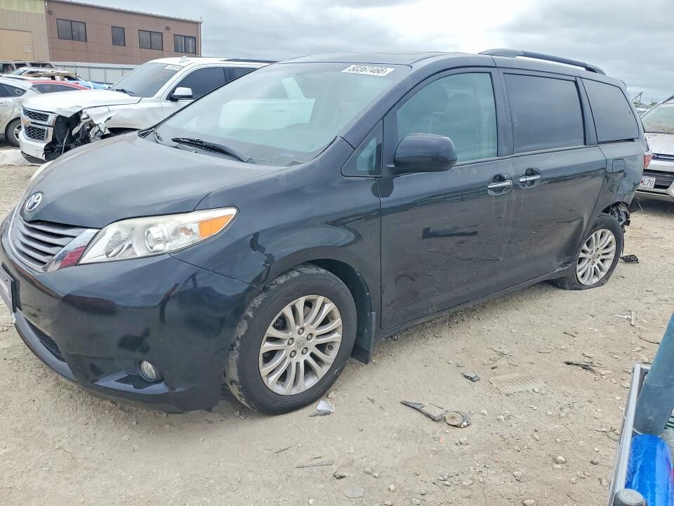 2015 TOYOTA Sienna