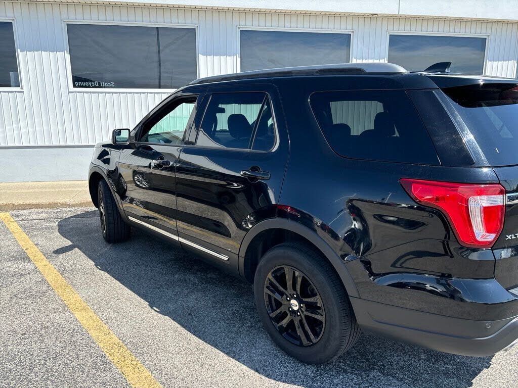 2018 FORD Explorer