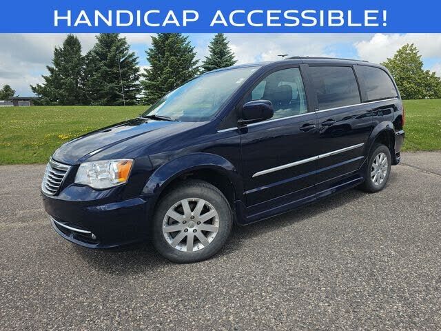 2013 CHRYSLER Town and Country