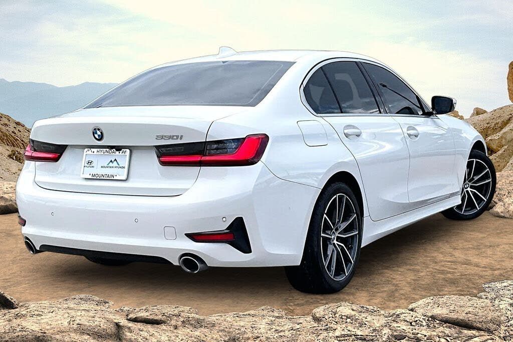 2021 BMW 330i