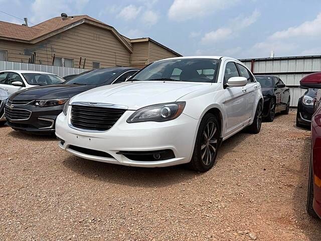 2013 CHRYSLER 200
