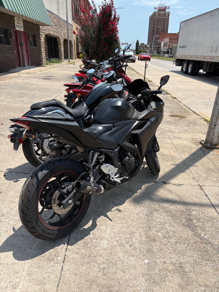 2017 YAMAHA YFZR3