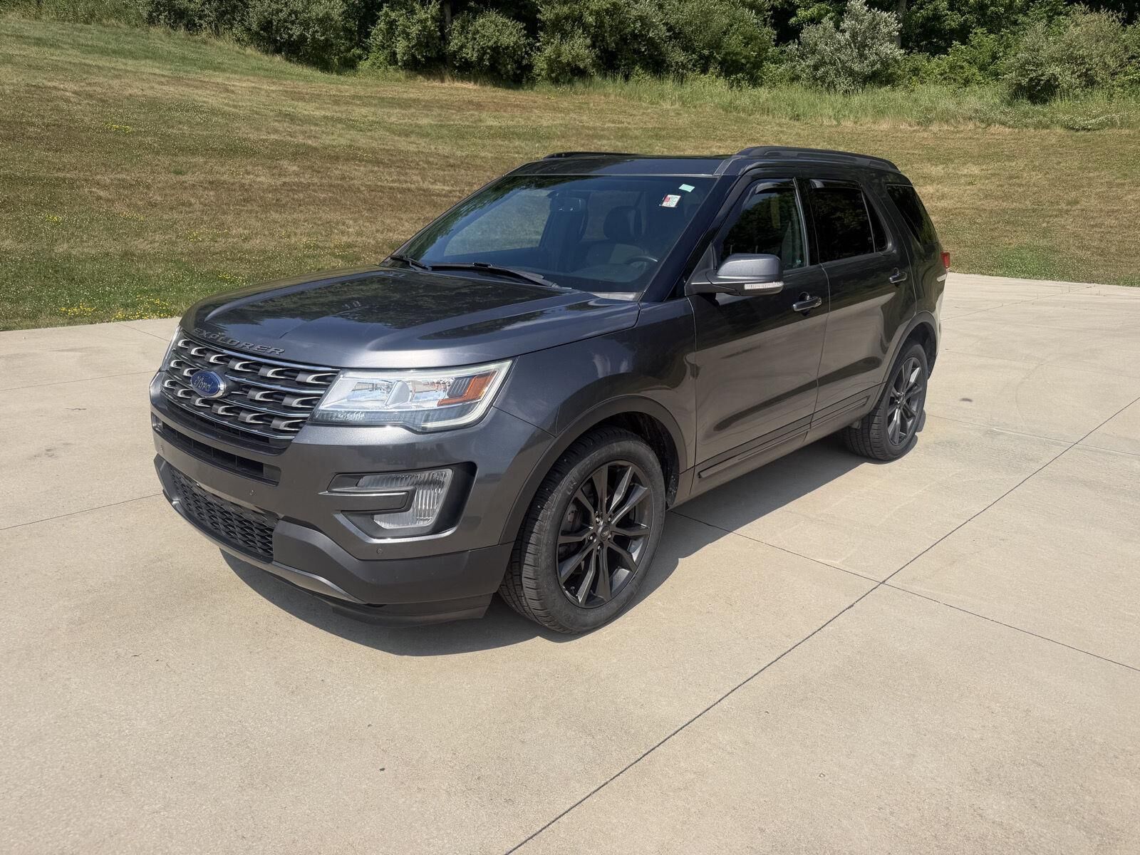 2017 FORD Explorer