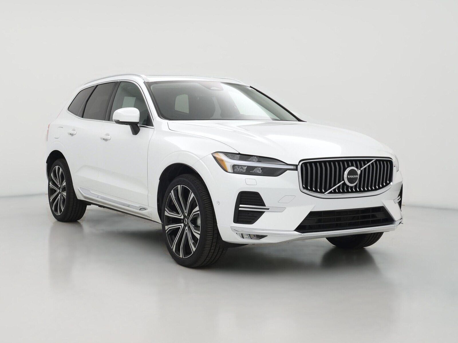 2023 VOLVO XC60