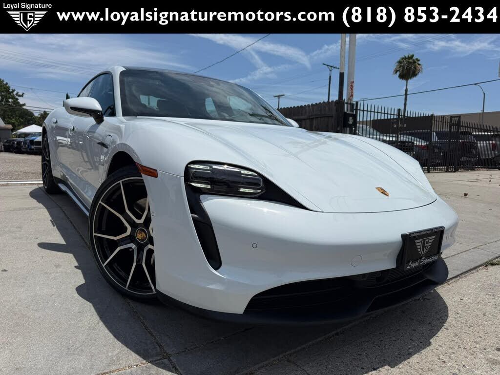 2023 PORSCHE Taycan