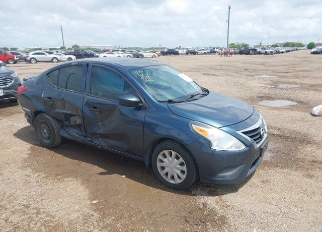 2016 NISSAN Versa