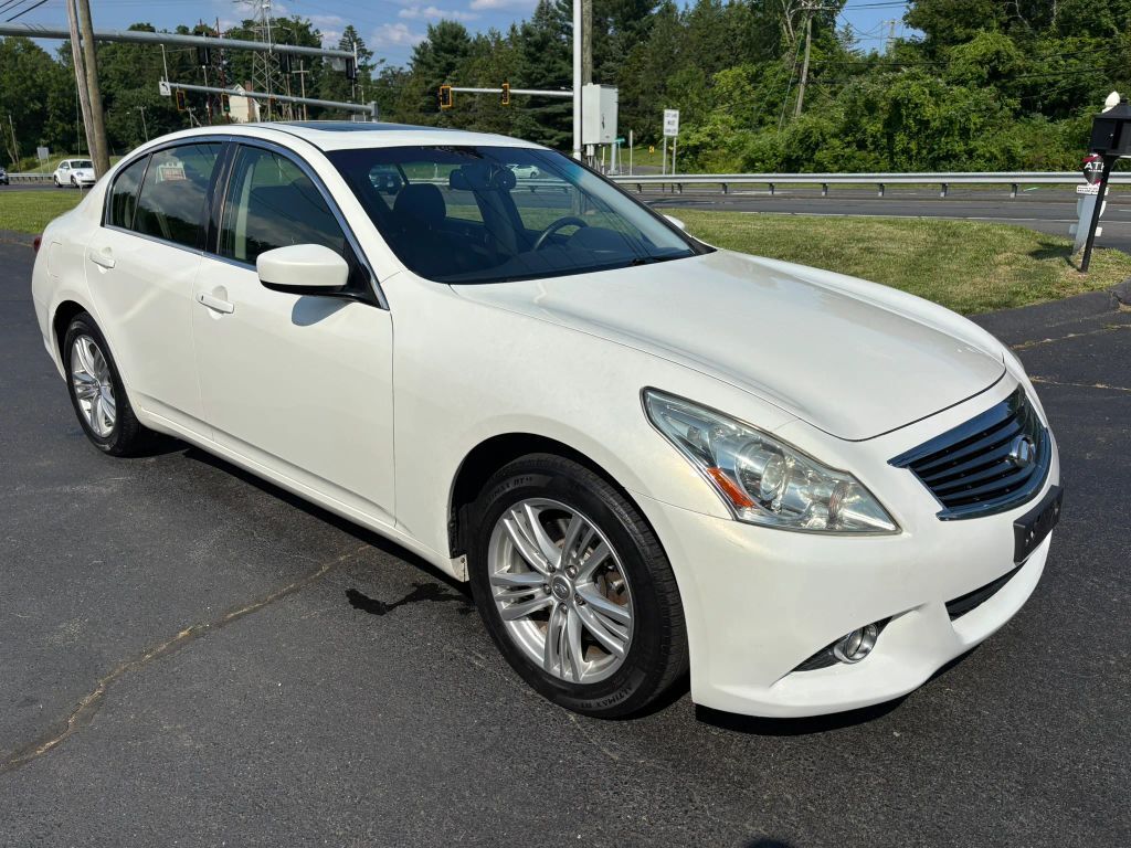 2013 INFINITI G37