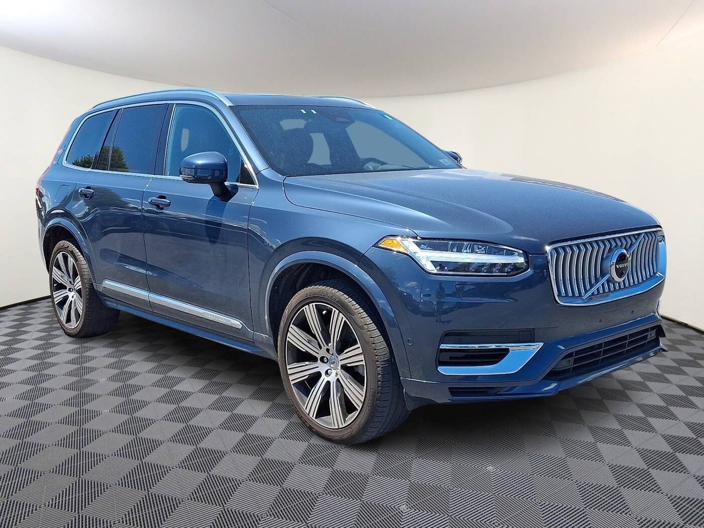 2024 VOLVO XC90