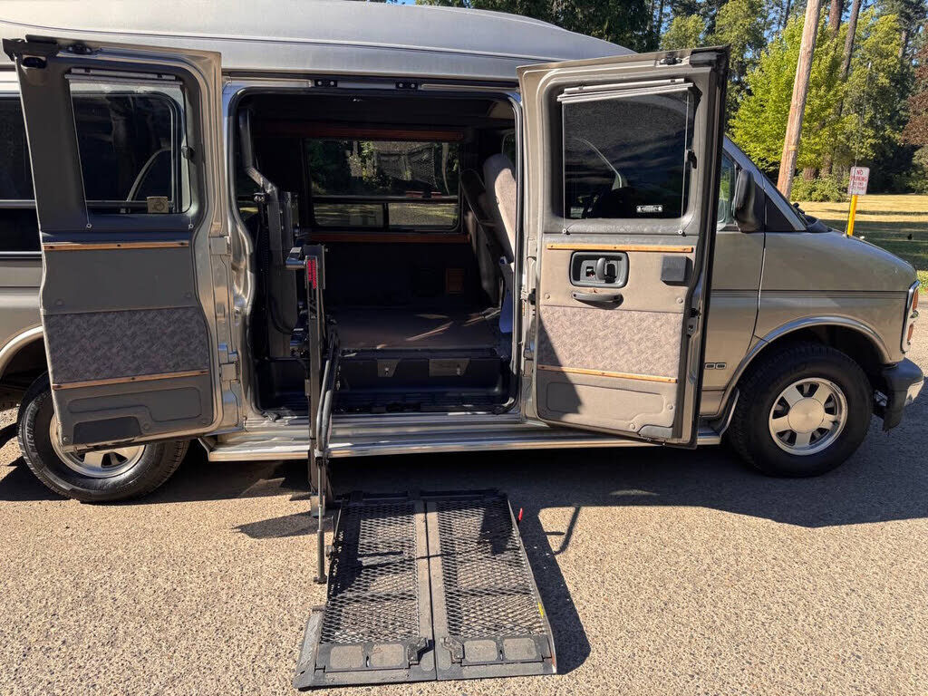 2002 CHEVROLET Express