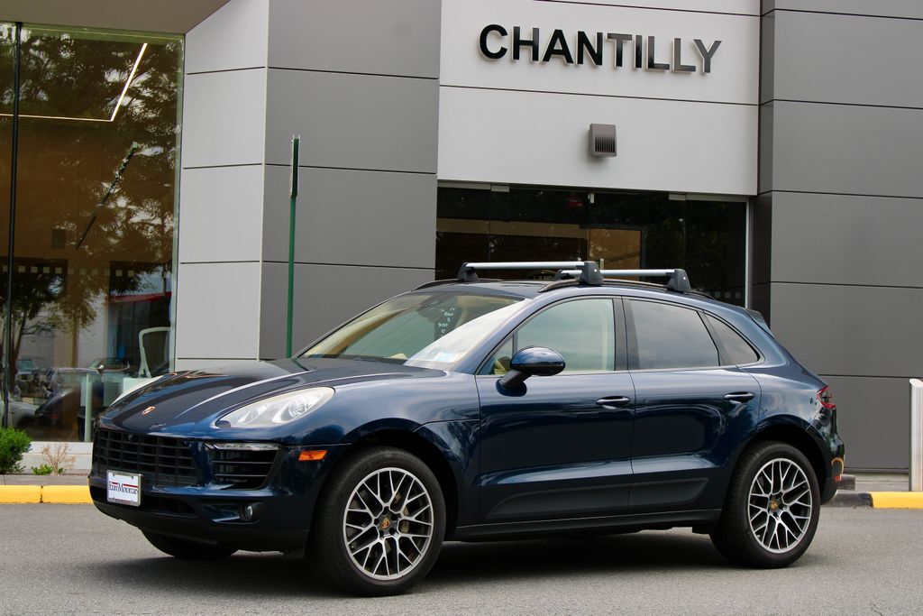 2017 PORSCHE Macan