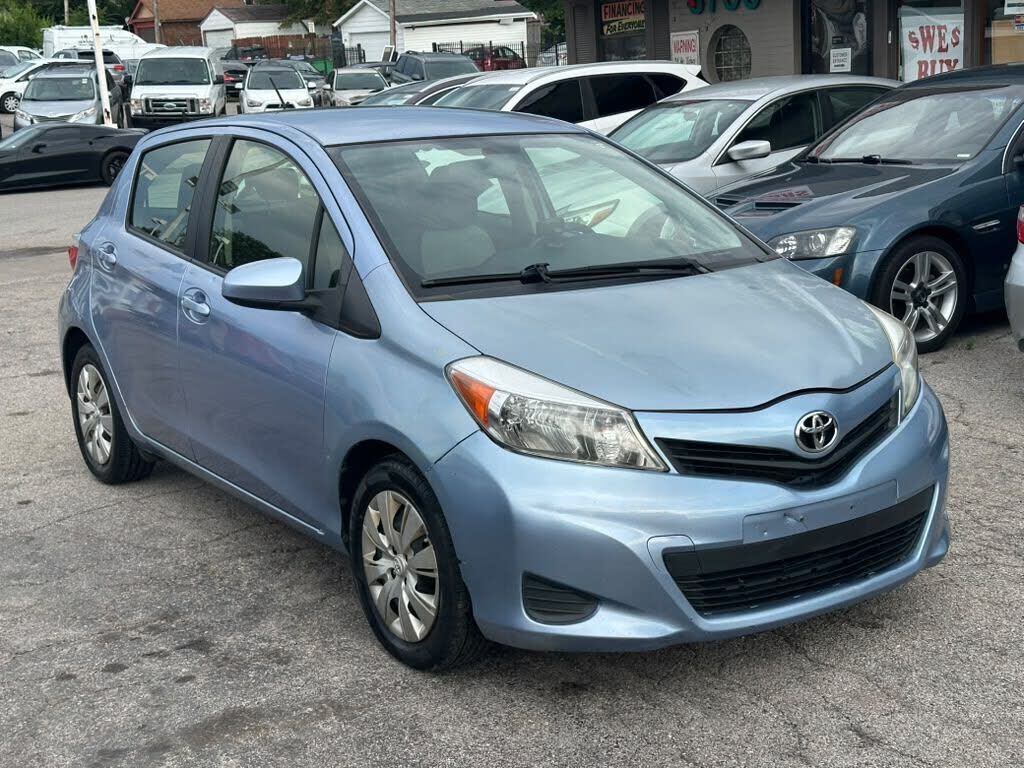 2013 TOYOTA Yaris