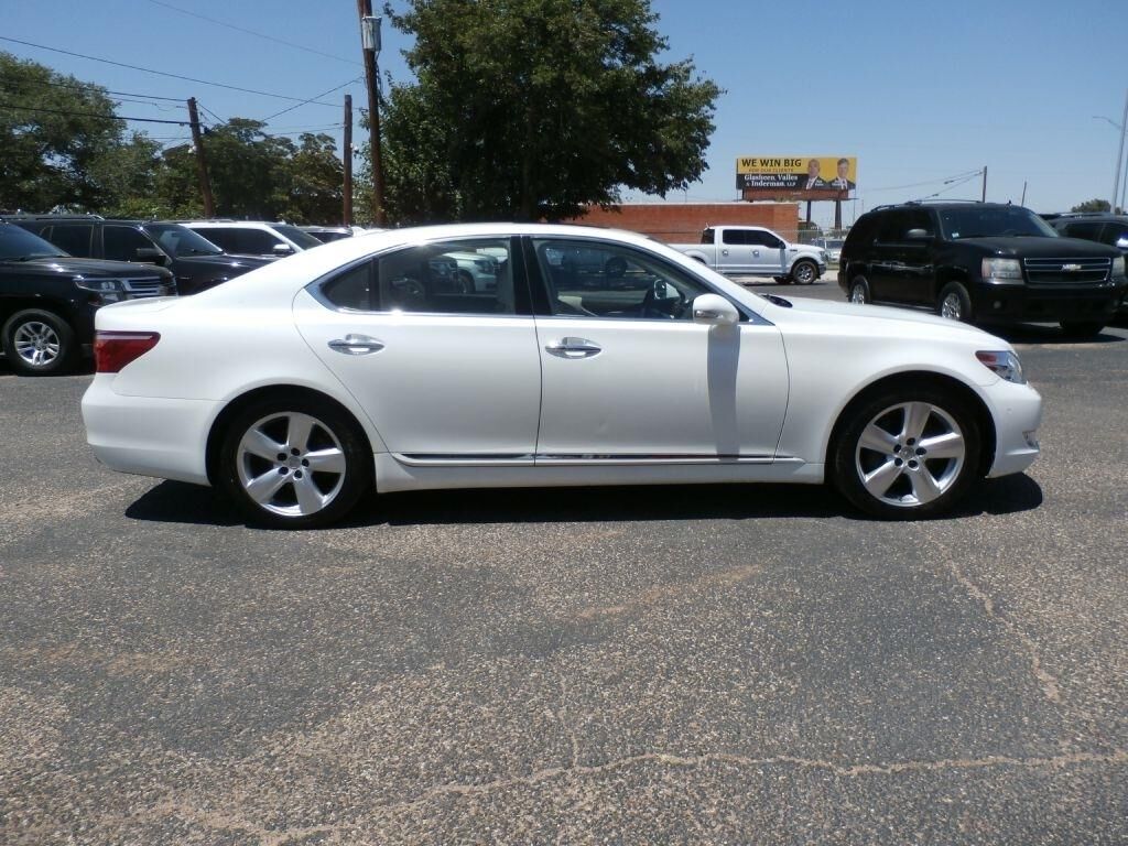 2011 LEXUS LS