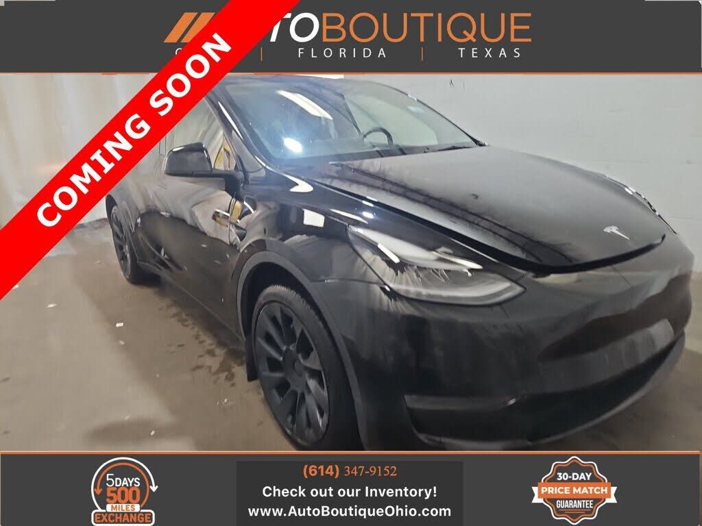 2025 TESLA Model Y