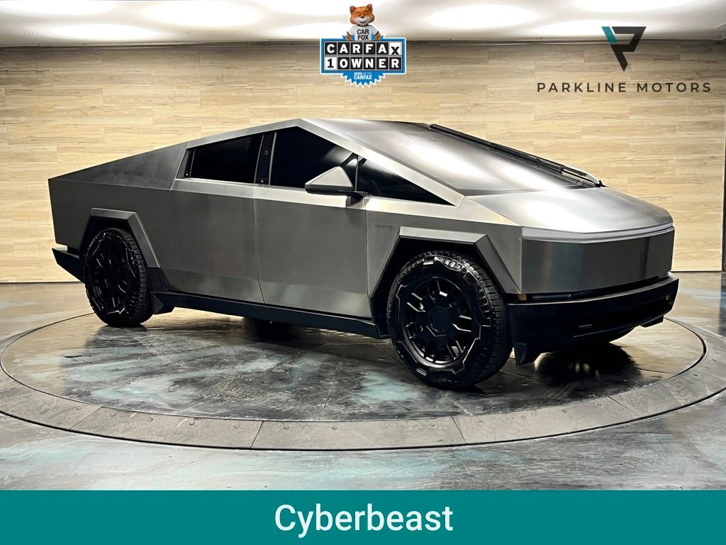 2024 TESLA Cybertruck